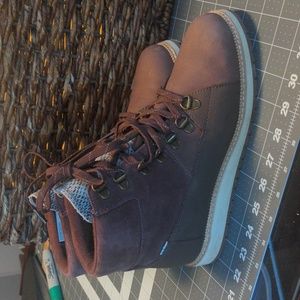 Women's Toms boots size 8